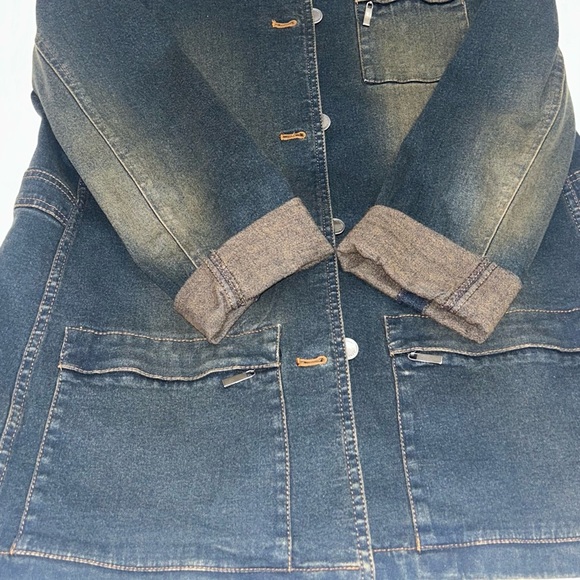 Classic Denim Jean Jacket - Picture 5 of 9